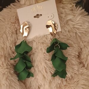 nOir Jewelry Green Dangle Earrings